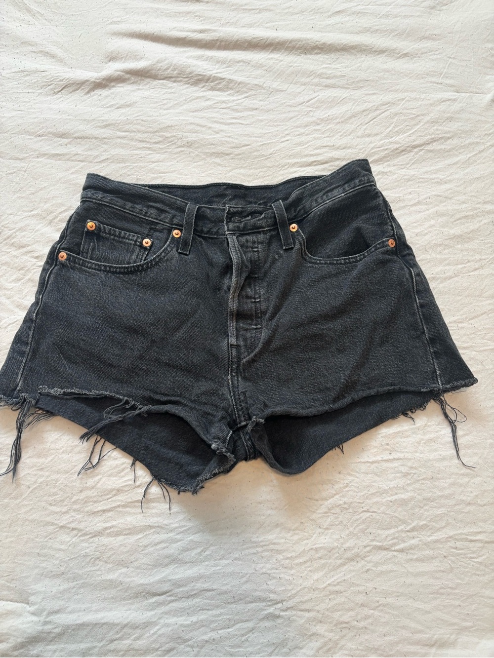 LEVI’S 501 High-Waist Black Denim Cutoff Shorts SIZE 26